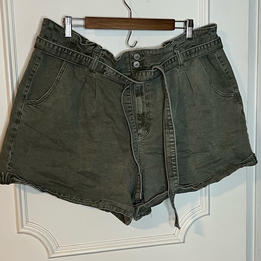 American Eagle Ultra High Waist Olive Paper Bag Shorts